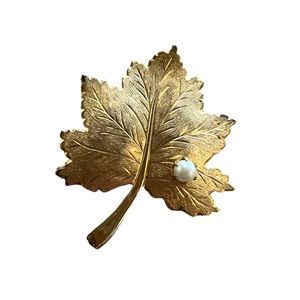 Vintage‎ Sarah Coventry Brooch